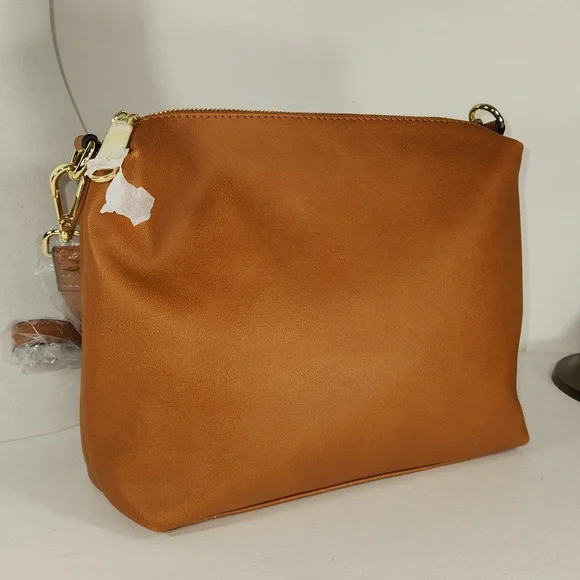 👜 NWOT Steve Madden Crossbody –Brown 👜 - Picture 2 of 9